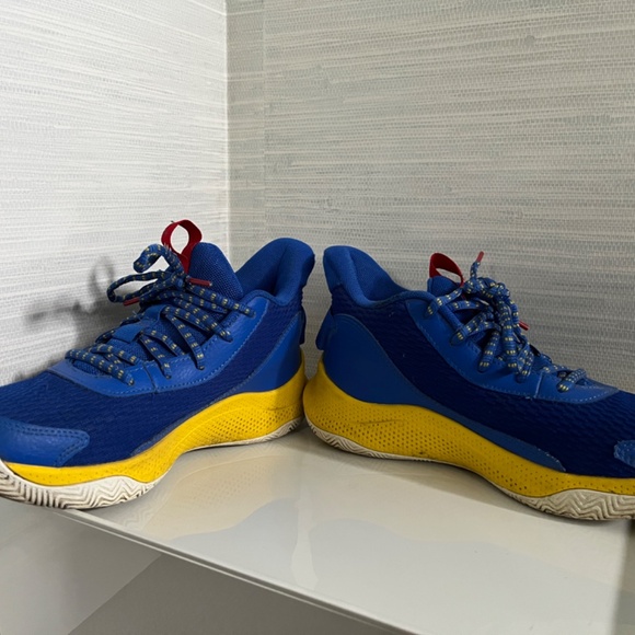 UNDER ARMOUR BIG KID CURRY 3Z7 BASKETBALL SHOES - Picture 6 of 7